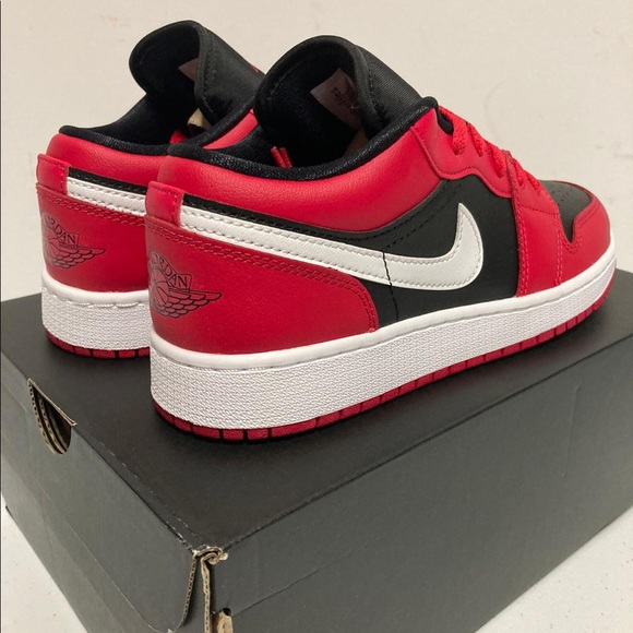 New jordan 1 low GS very berry white athletic shoe - Picture 5 of 11